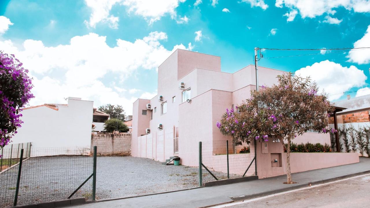 Shalom Pousada Capitolio Hotel Exterior photo